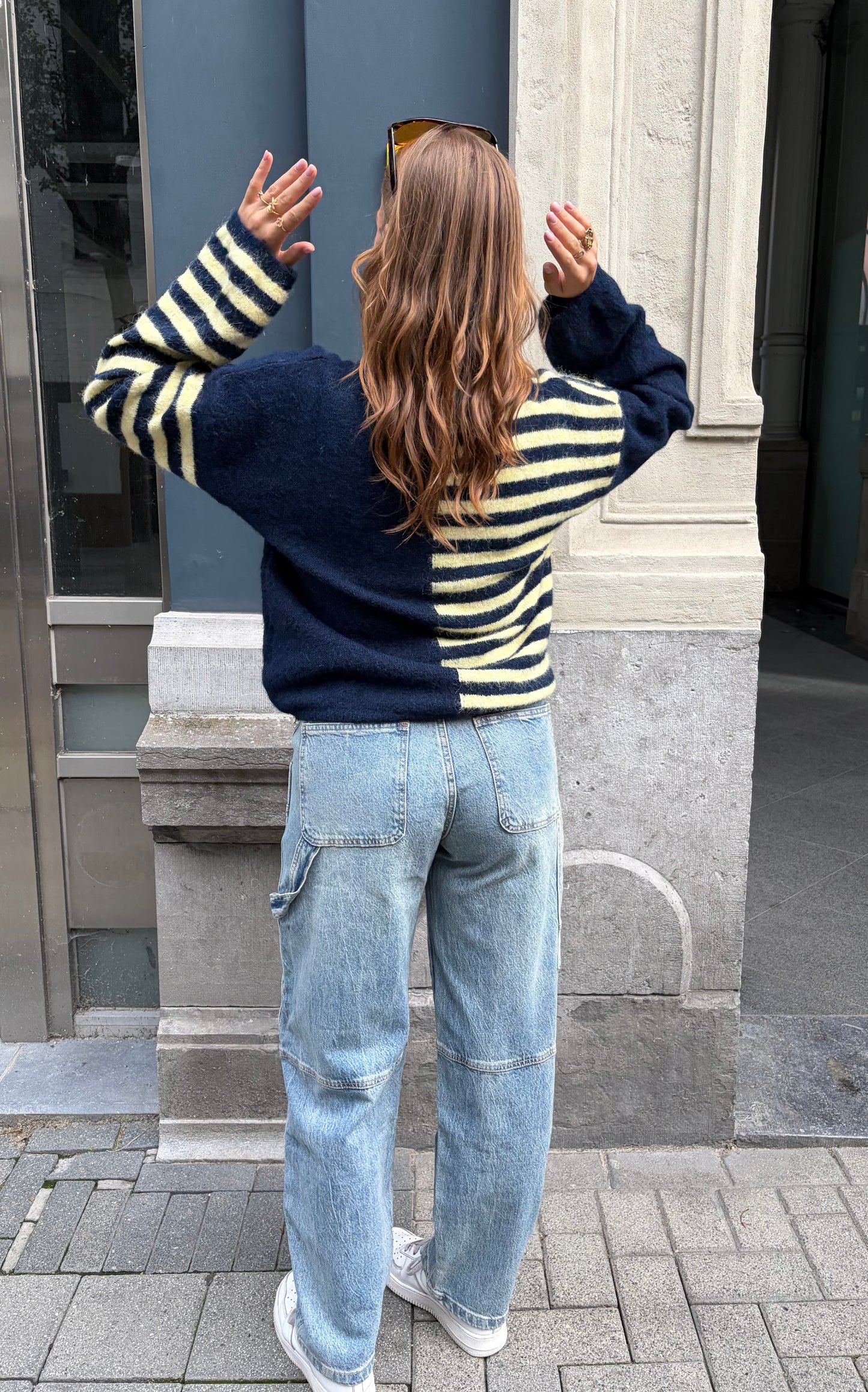NAVY STRIPED KNIT