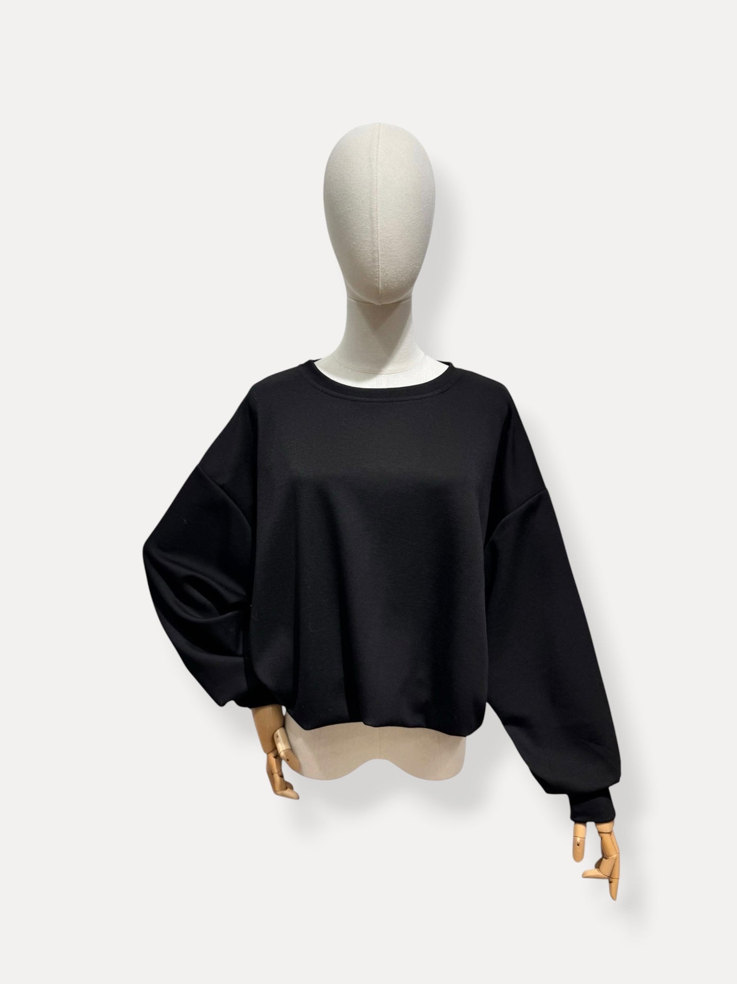 PUFFY SWEATER ZWART