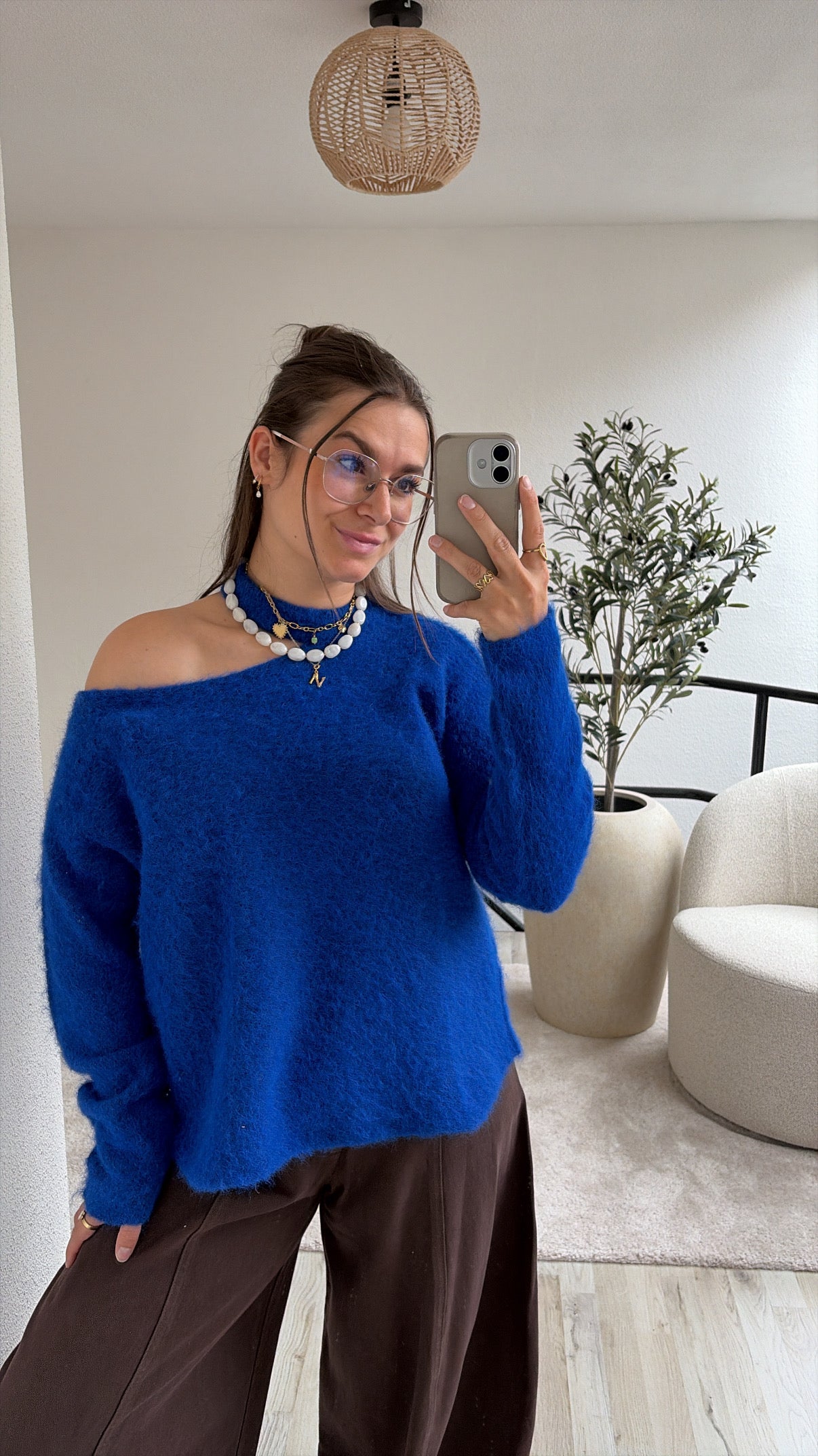 OPEN SHOULDER KNIT BLAUW