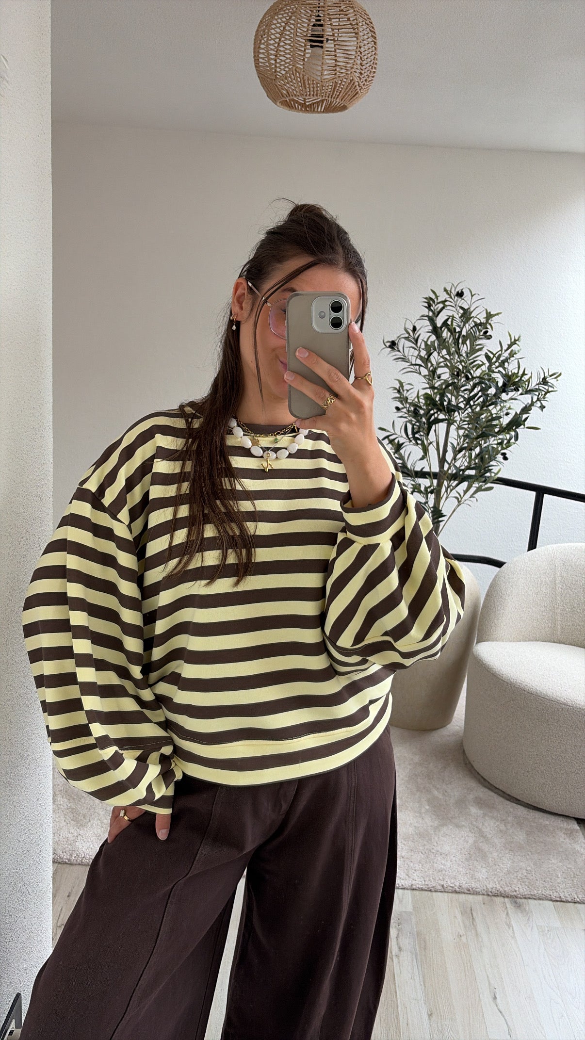 STRIPED SWEATER GEEL-BRUIN
