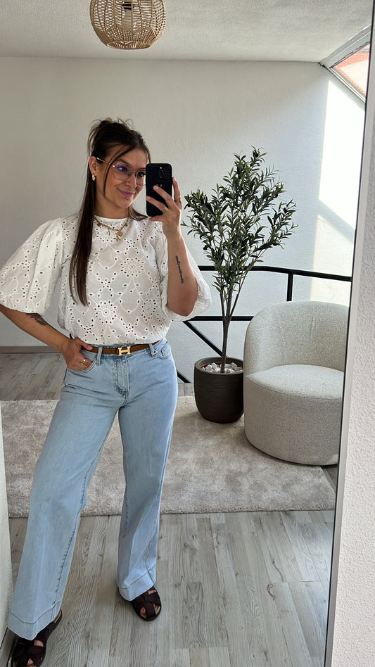 LIGHT BLUE JEANS