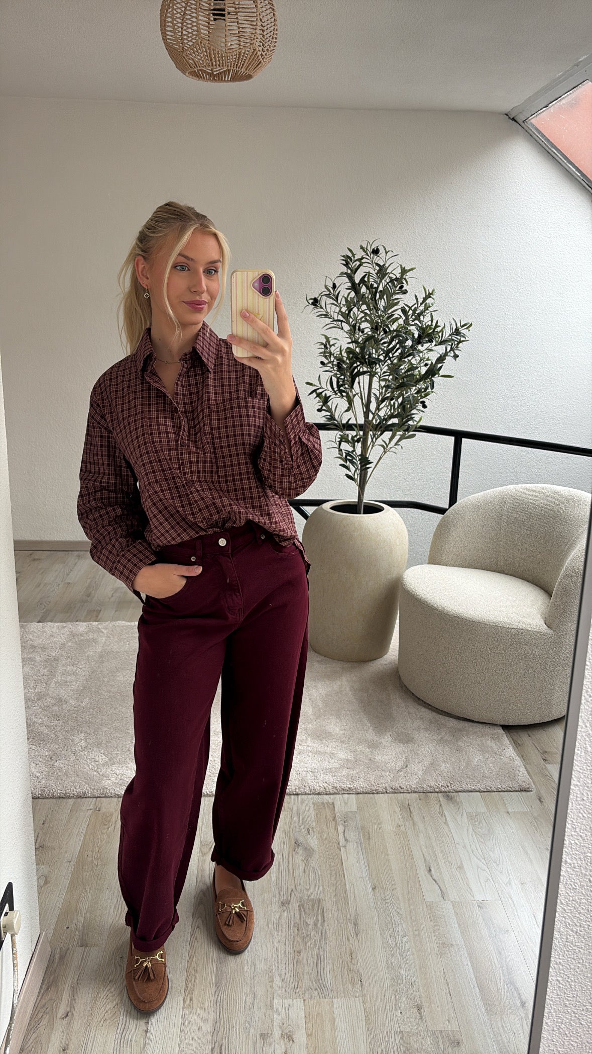 BURGUNDY BALLOON JEANS