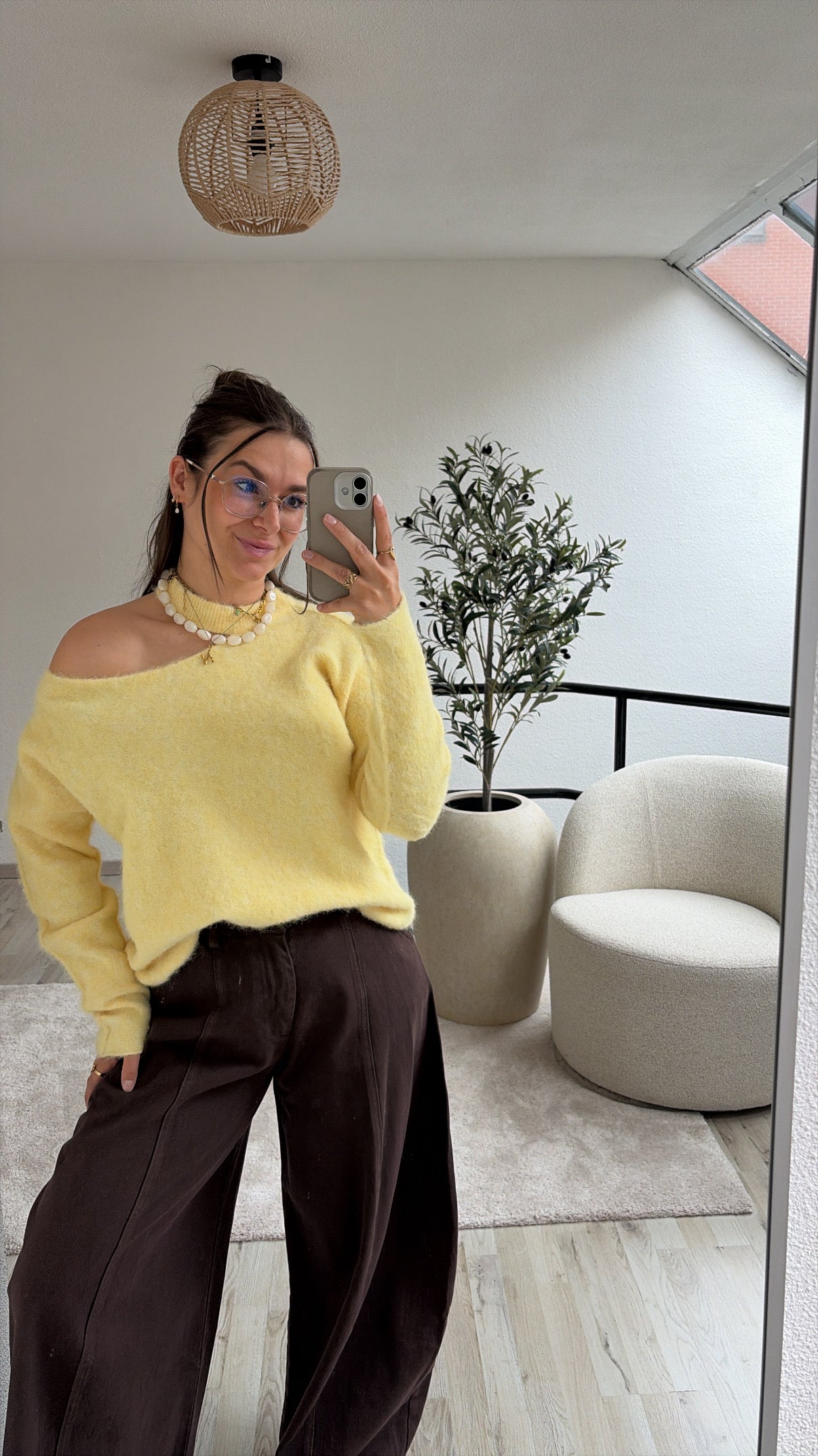 OPEN SHOULDER KNIT GEEL