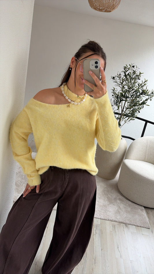 OPEN SHOULDER KNIT GEEL