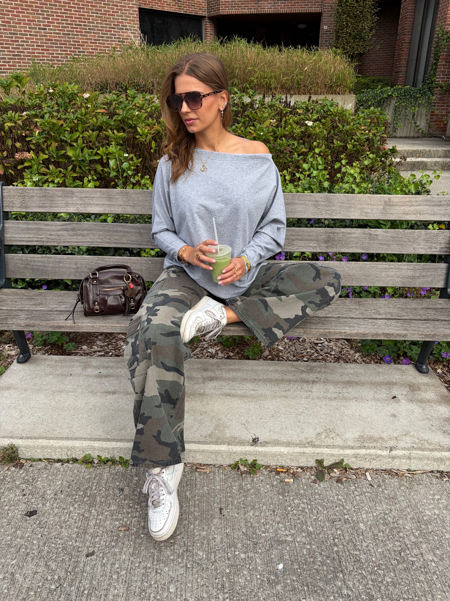 ONE SHOULDER TOP GRIJS