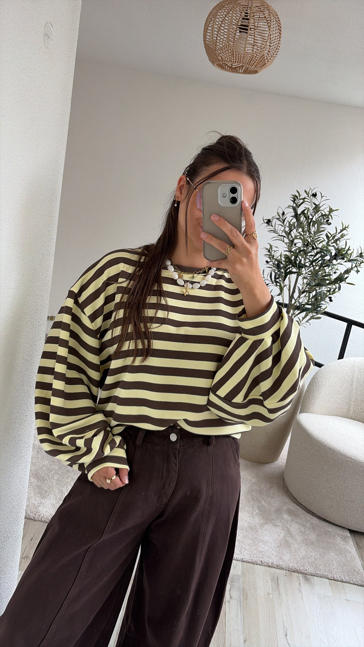 STRIPED SWEATER GEEL-BRUIN