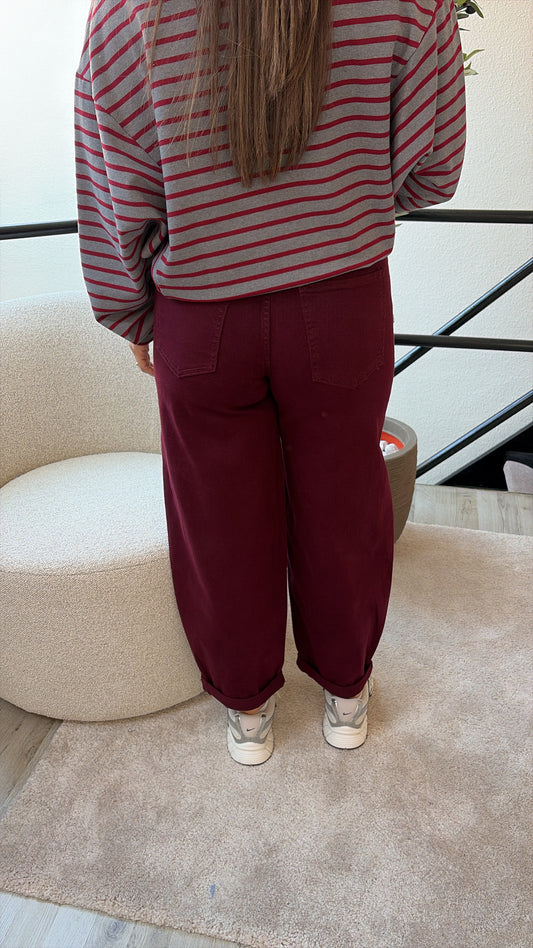 BURGUNDY BALLOON JEANS
