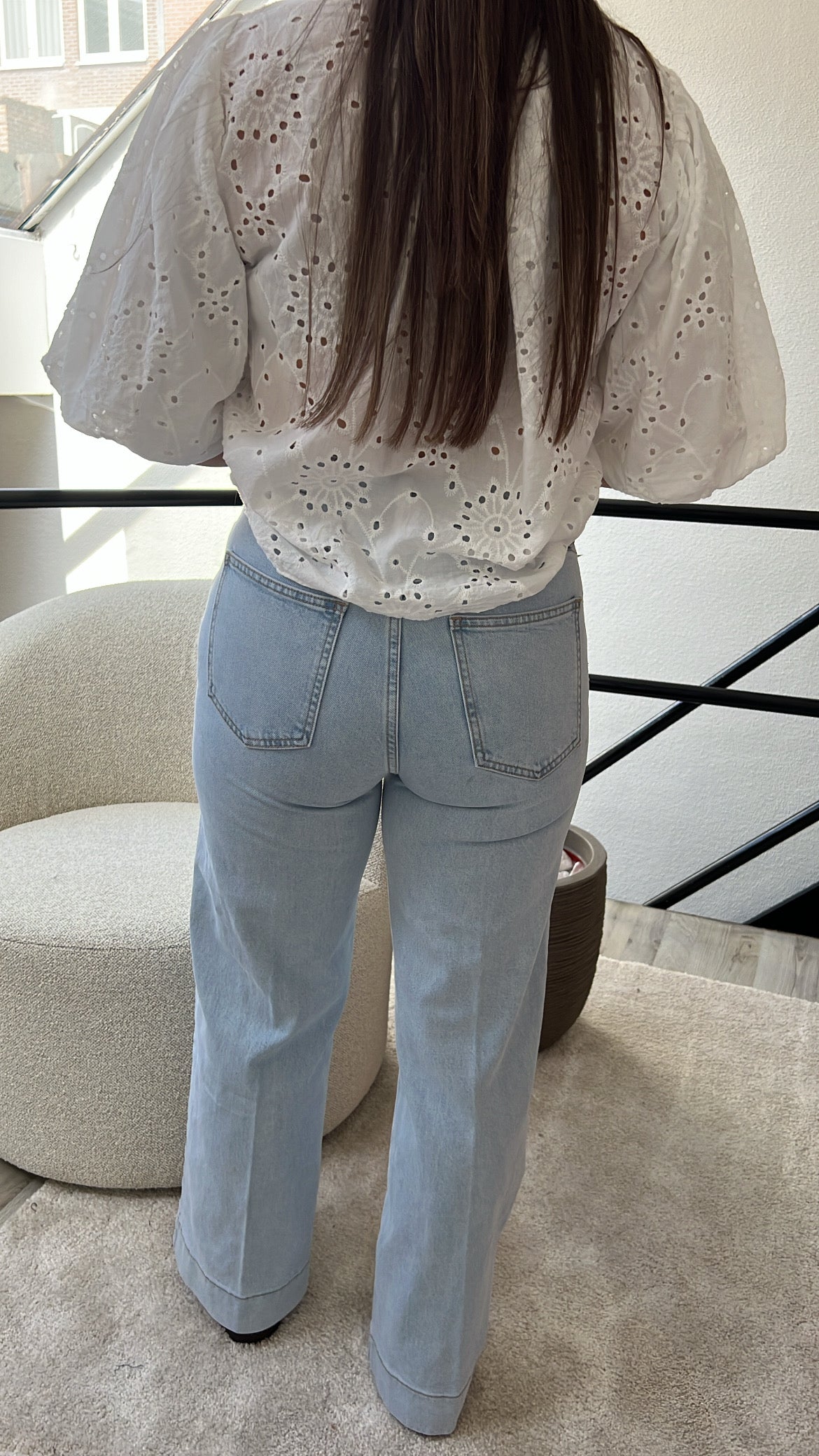 LIGHT BLUE JEANS