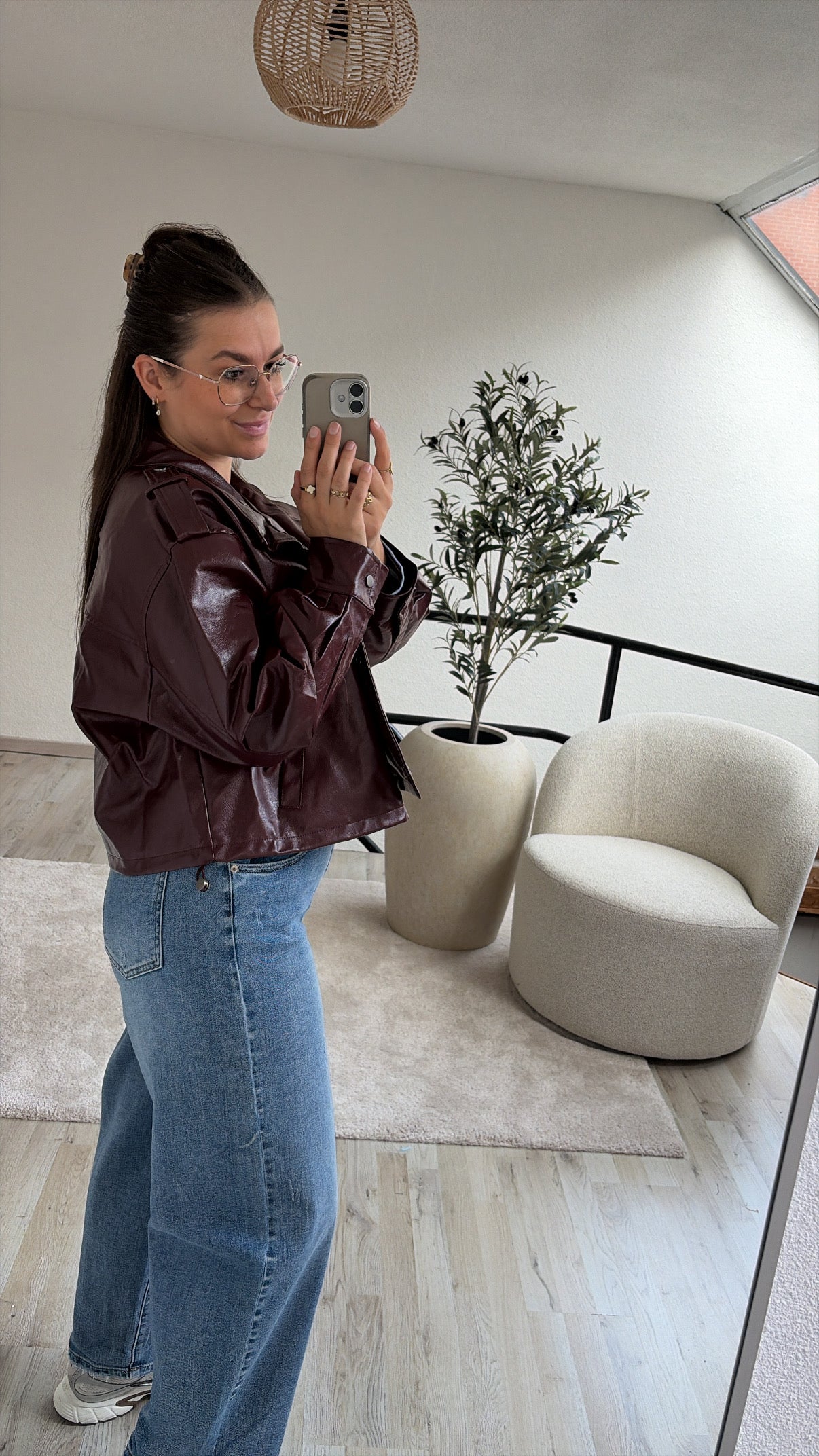 BURGUNDY JAS