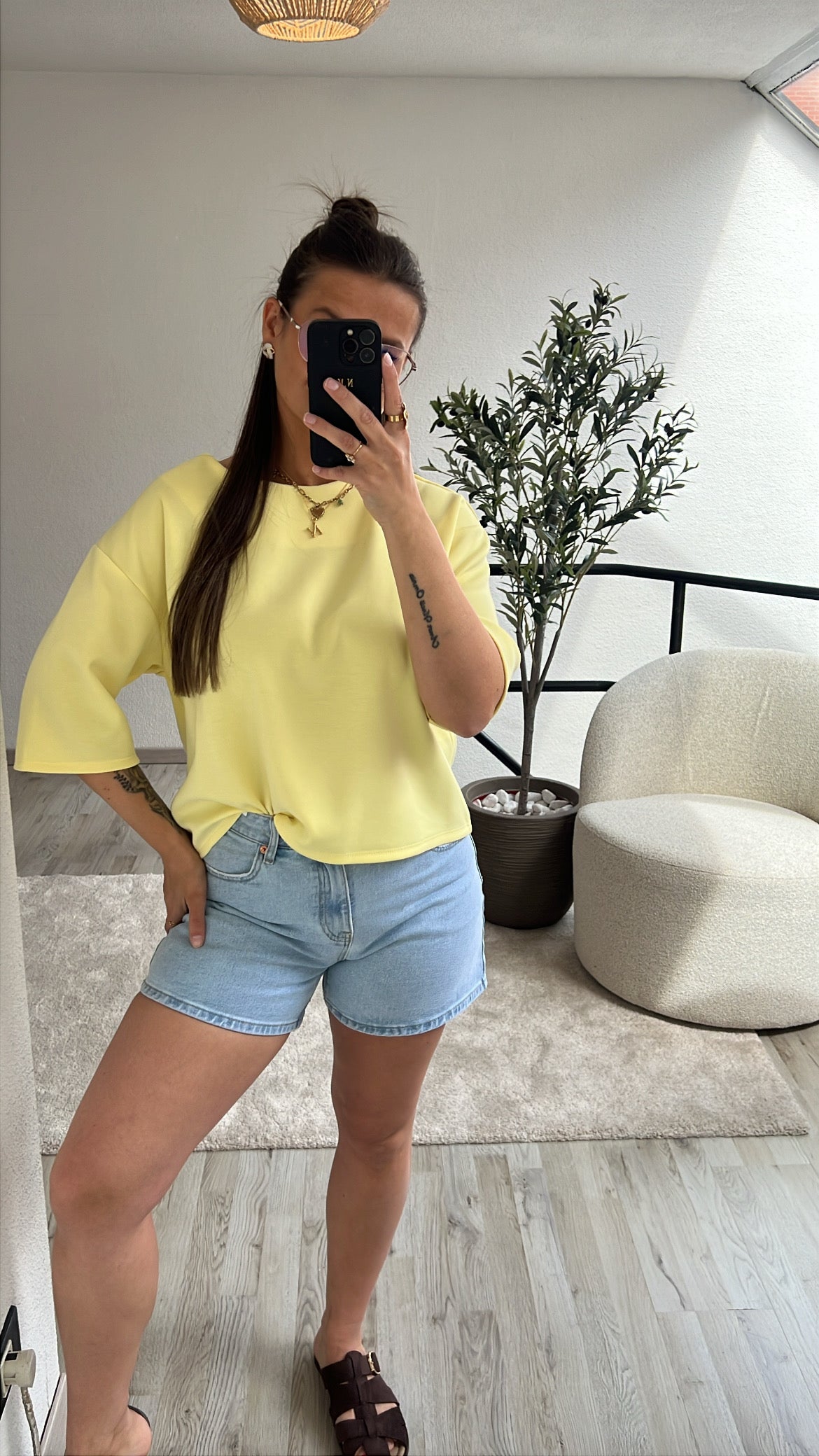 BASIC TEE GEEL