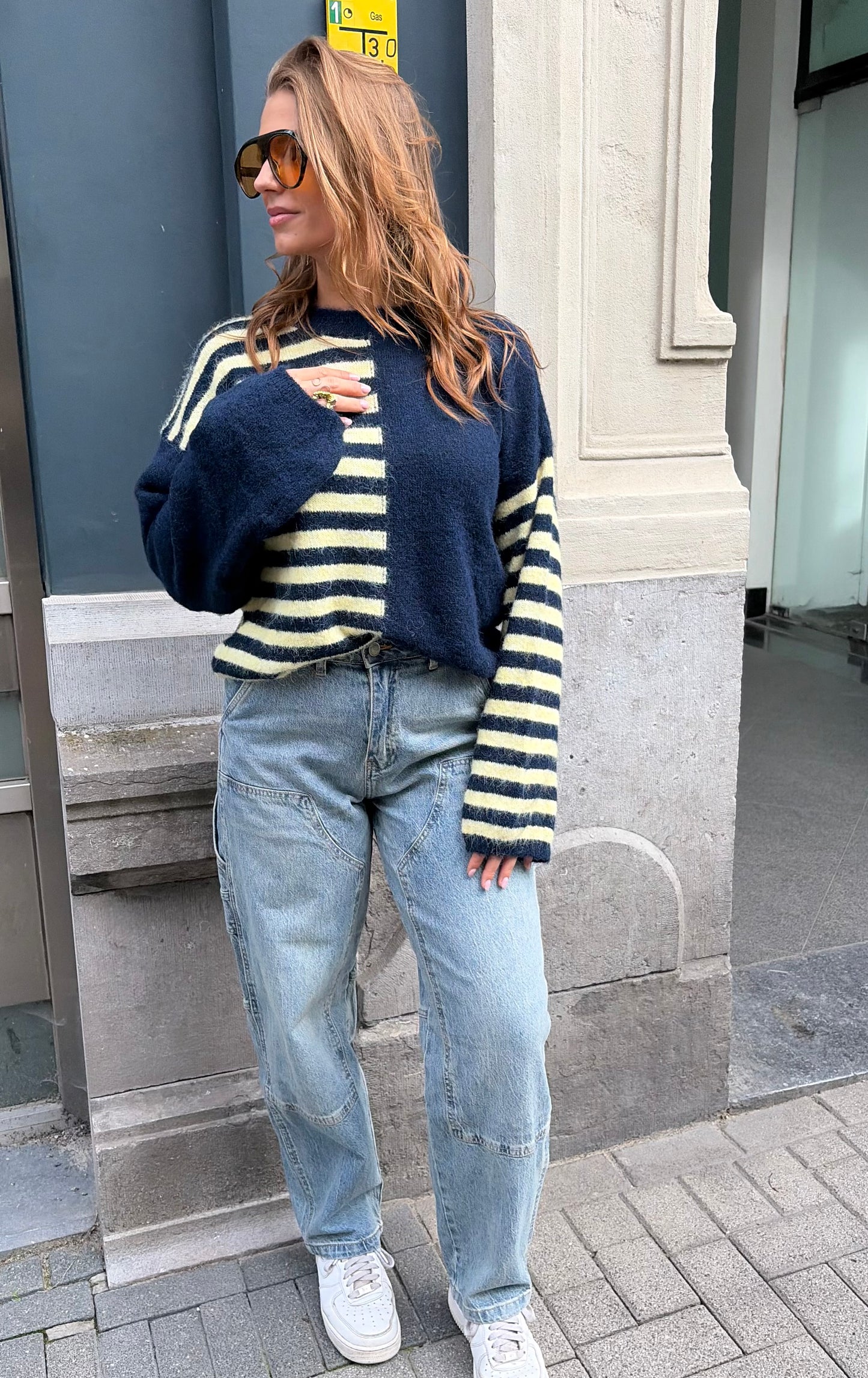 NAVY STRIPED KNIT