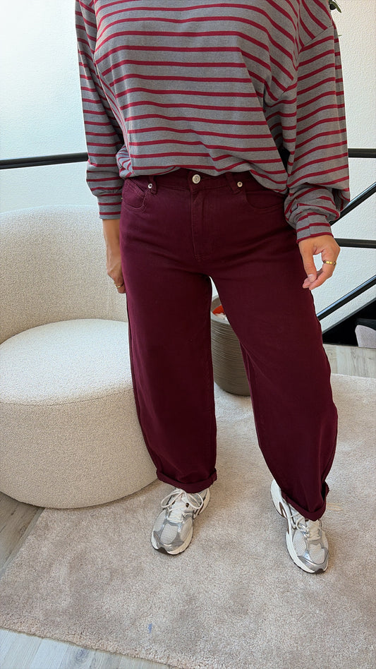 BURGUNDY BALLOON JEANS