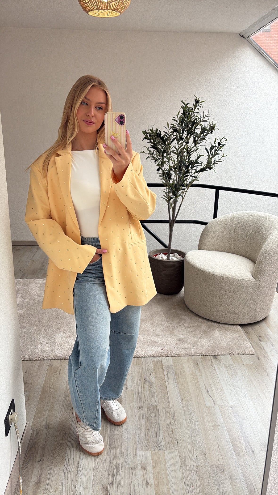 GELE BLAZER DIAMANTJES