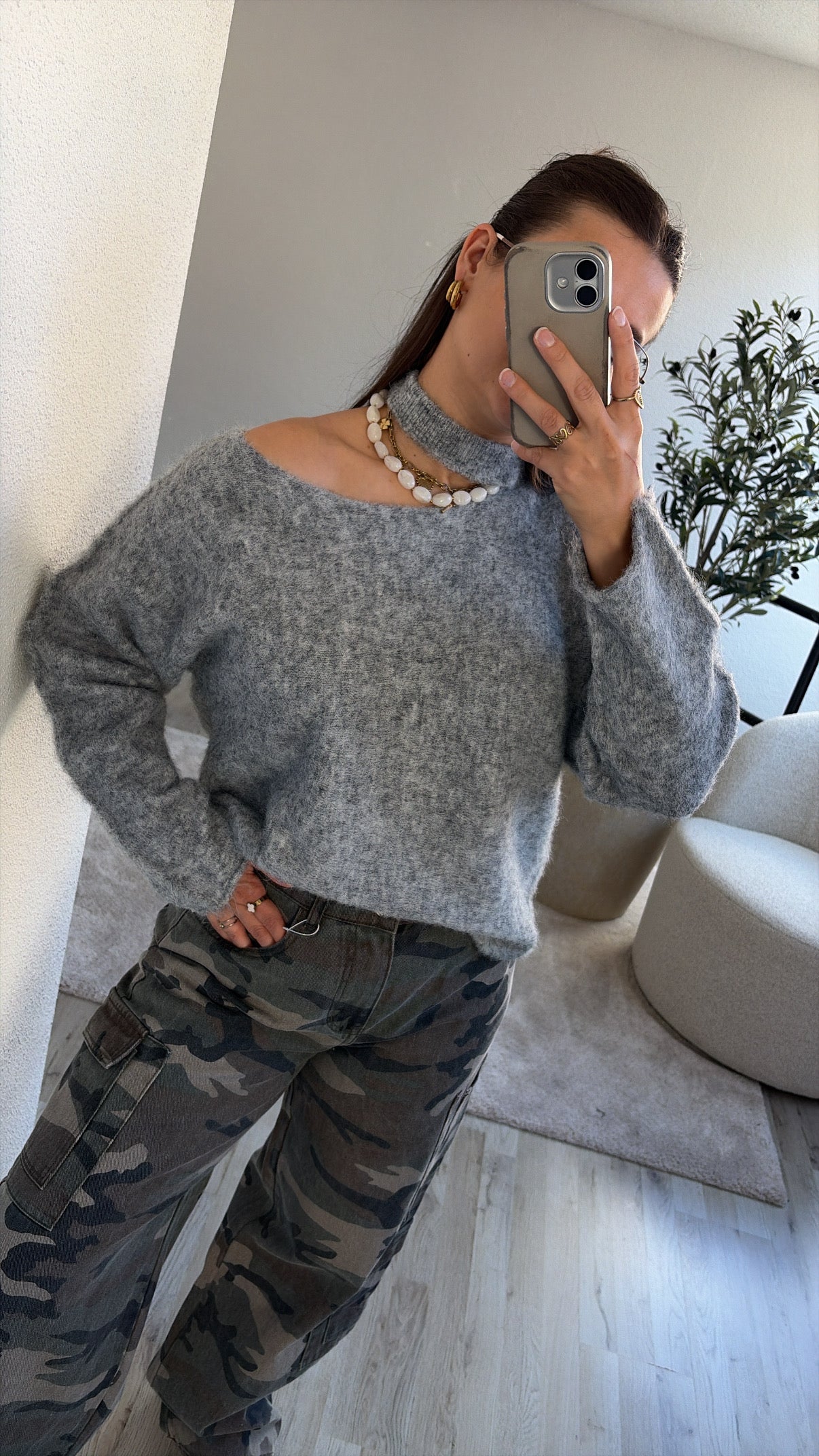 OPEN NECK KNIT GRIJS