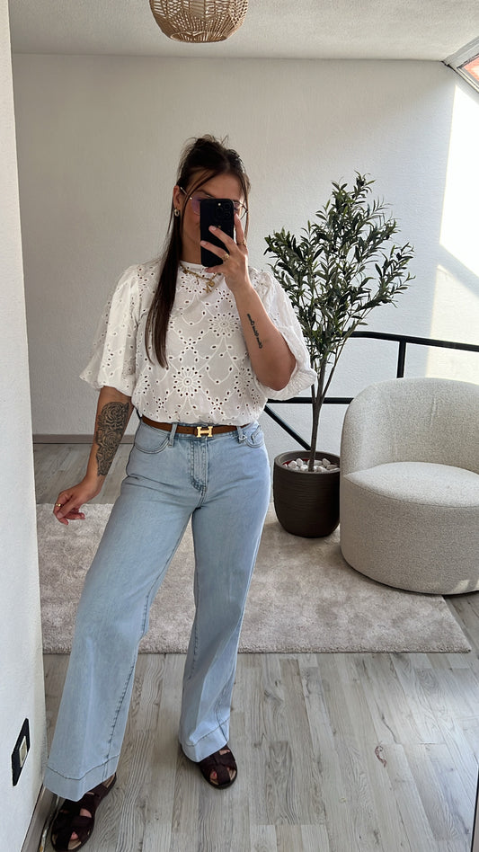 LIGHT BLUE JEANS