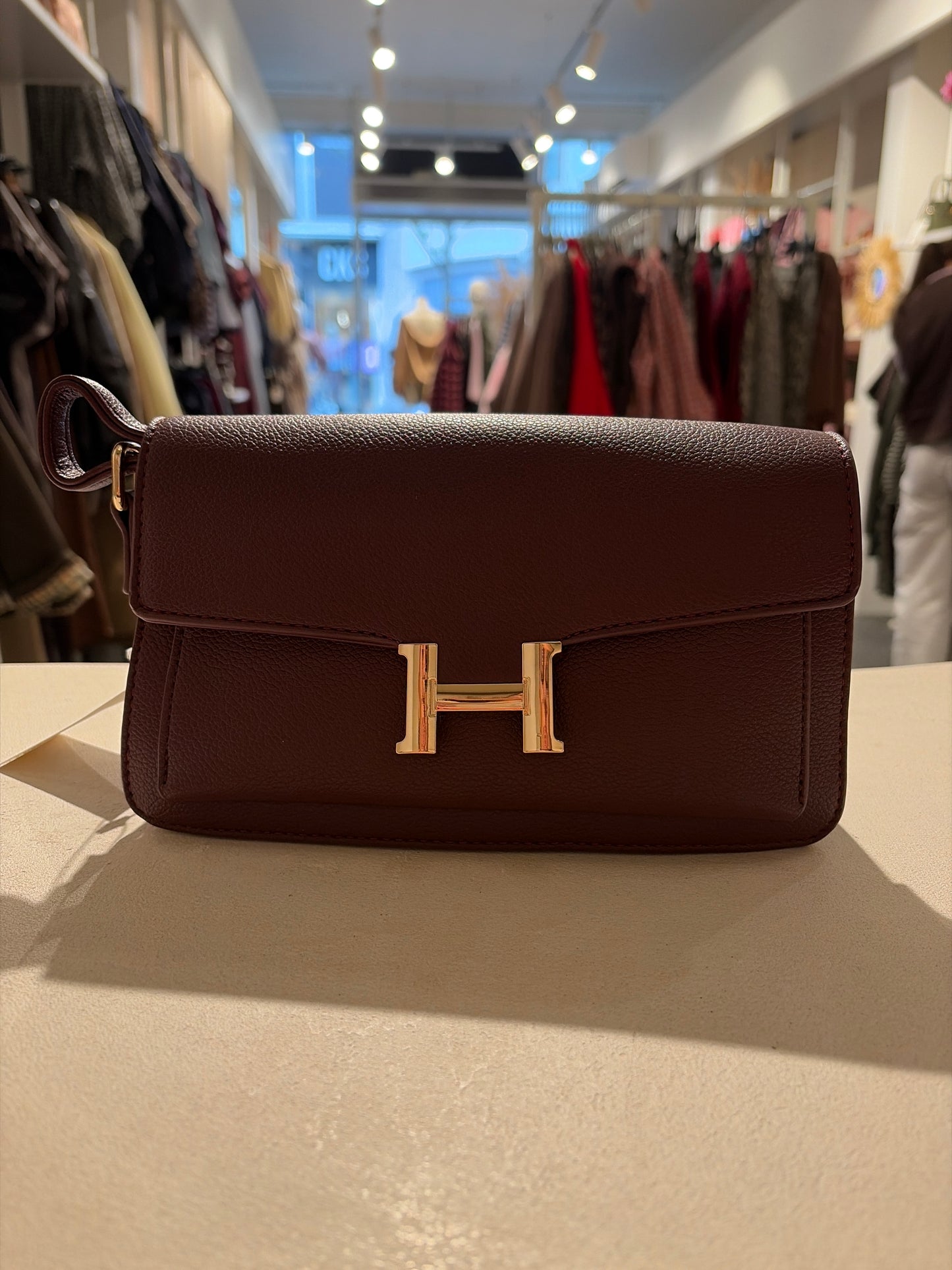 BURGUNDY TAS