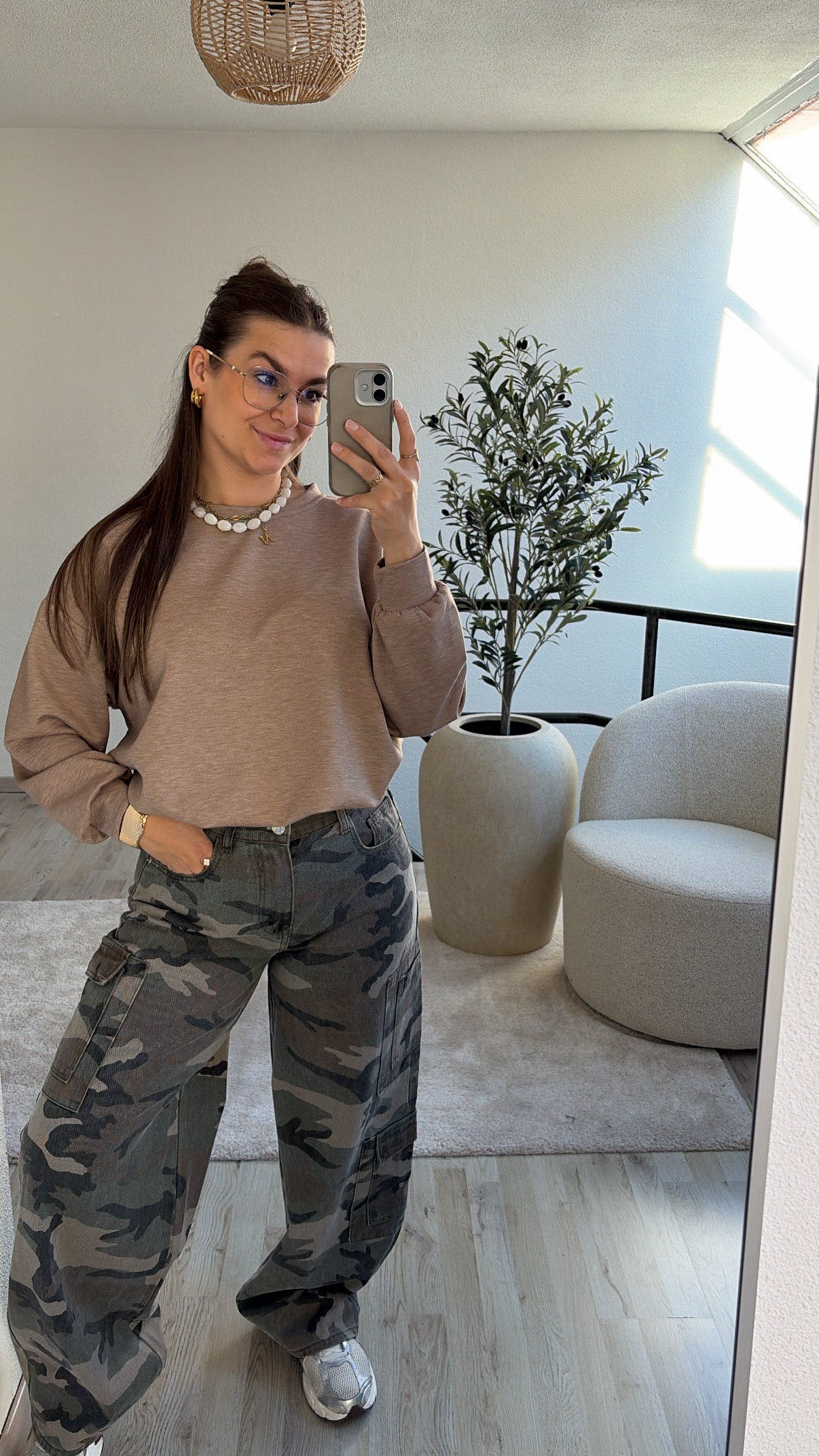 CAMEL PUFFY SWEATER