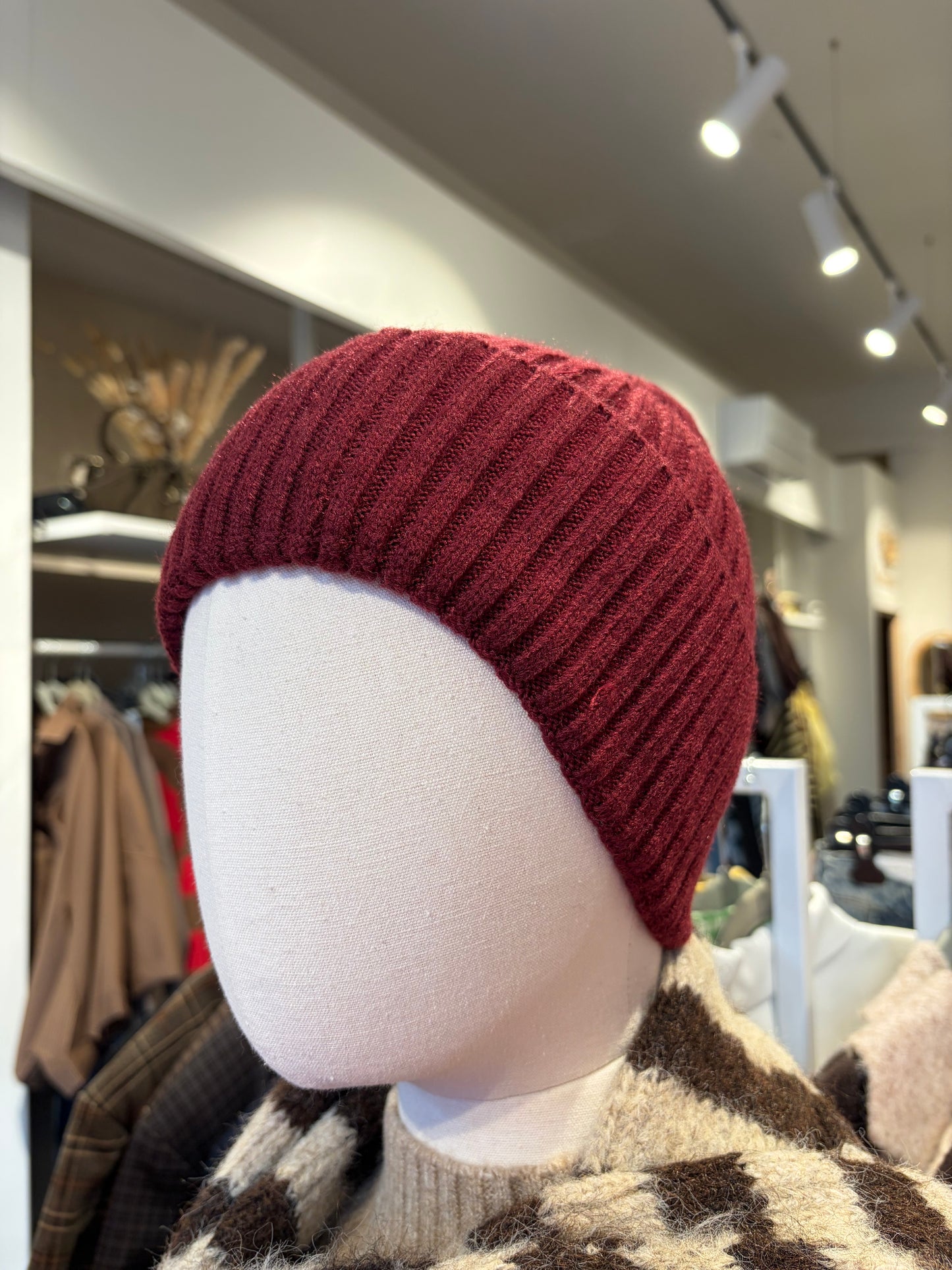 BEANIE BURGUNDY