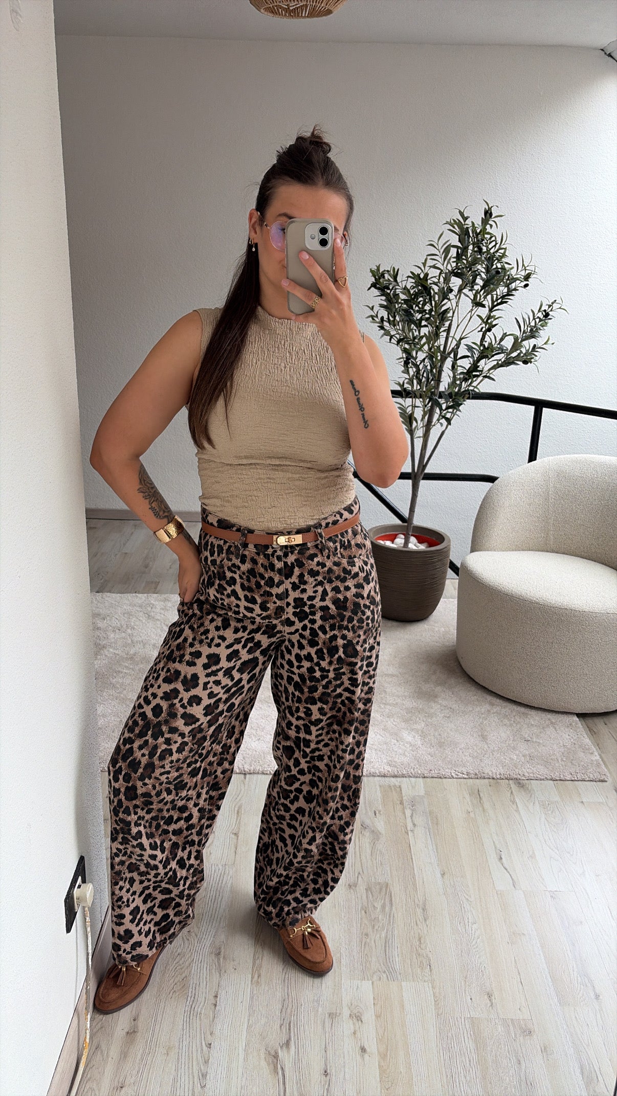 BEIGE TOP
