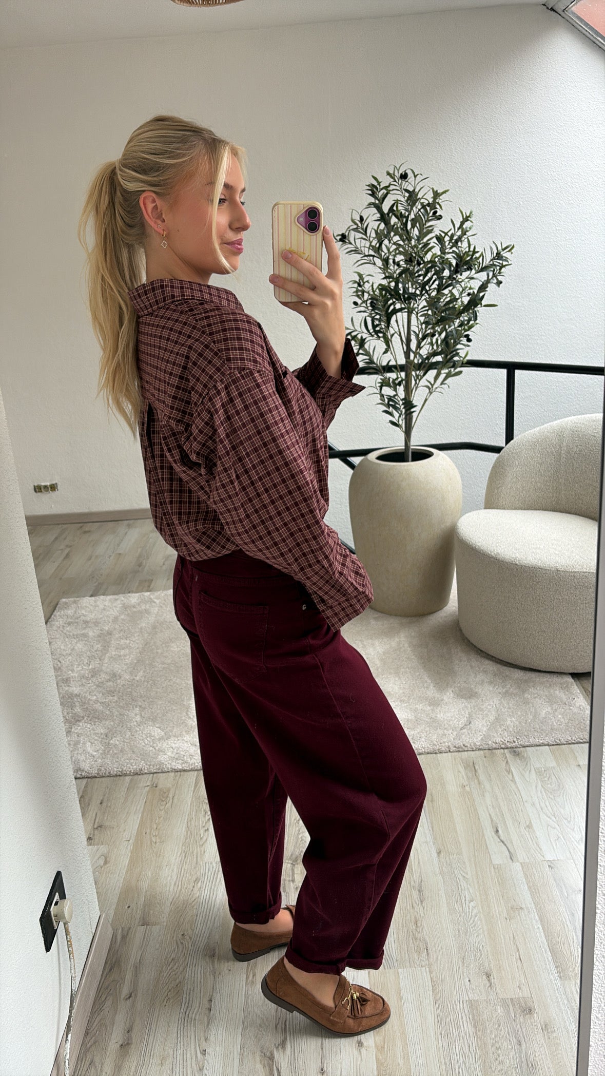 BURGUNDY BALLOON JEANS