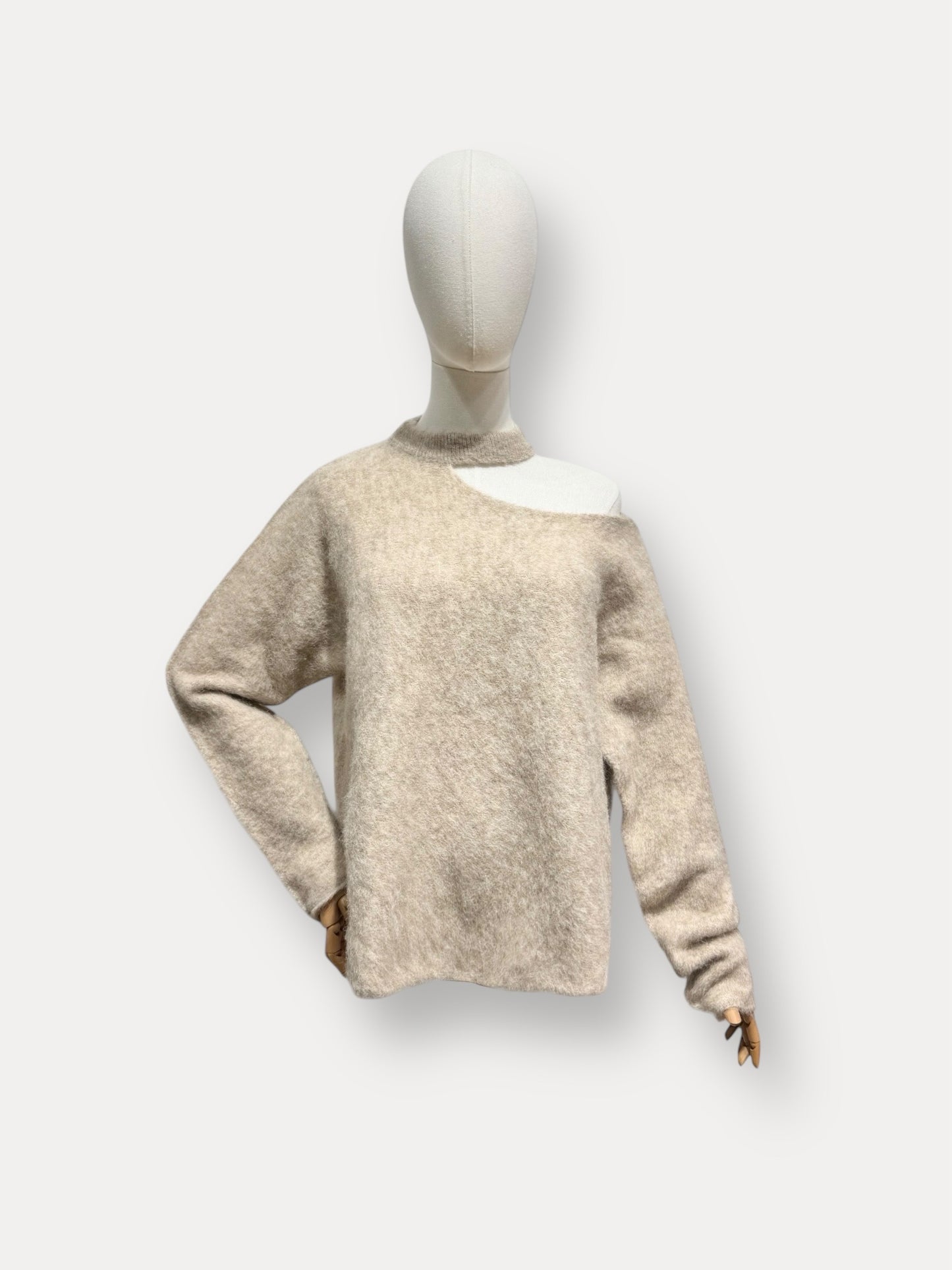 OPEN SHOULDER KNIT BEIGE