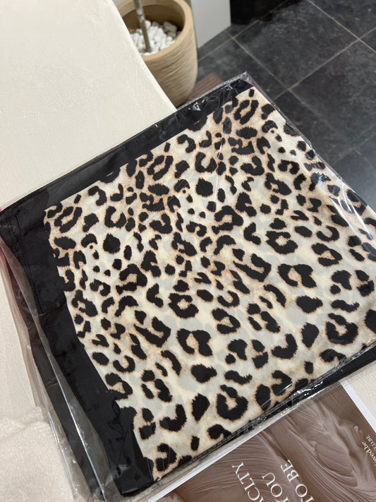 SATIN SJAAL LEOPARD
