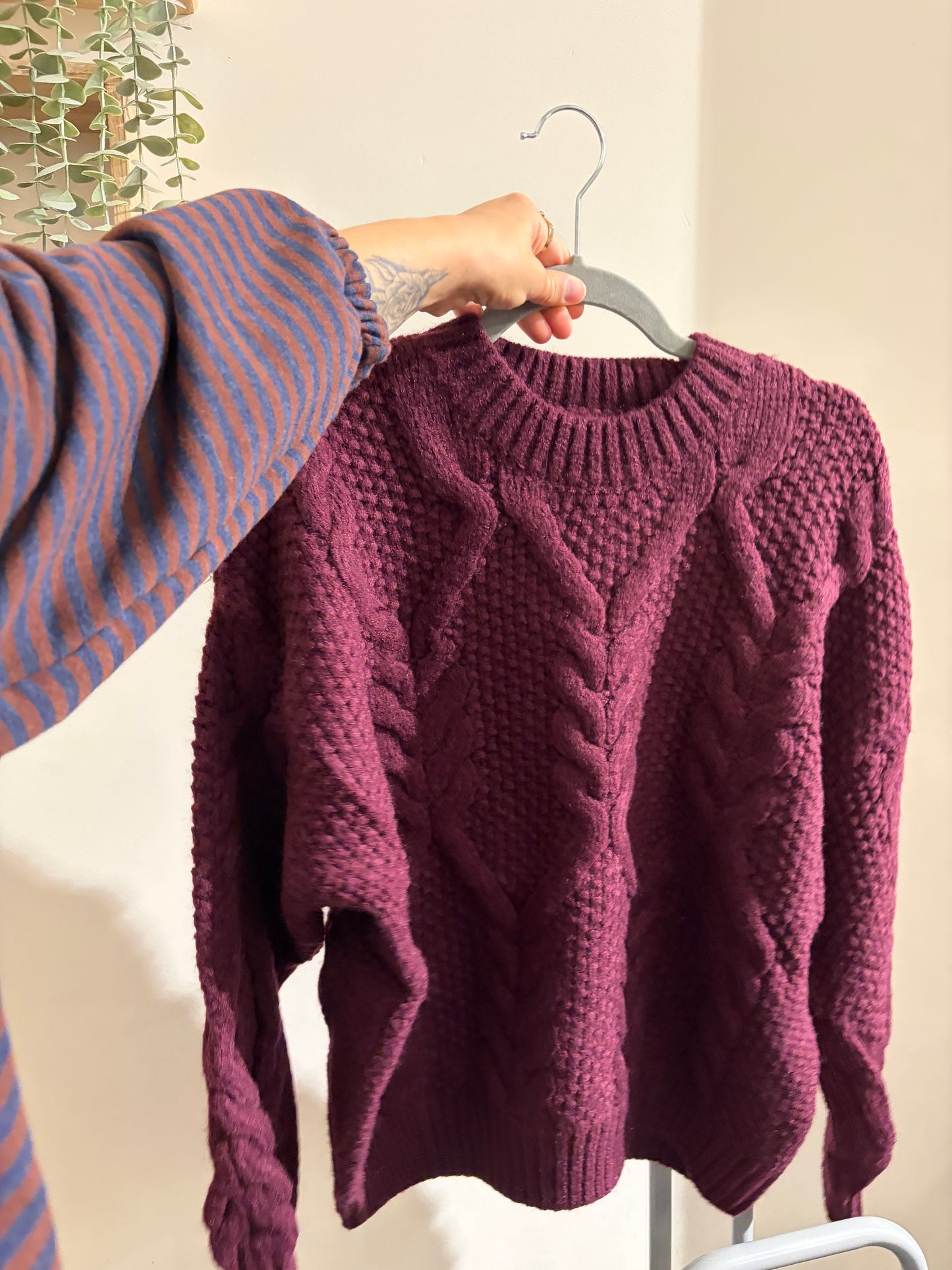 BURGUNDY KNIT