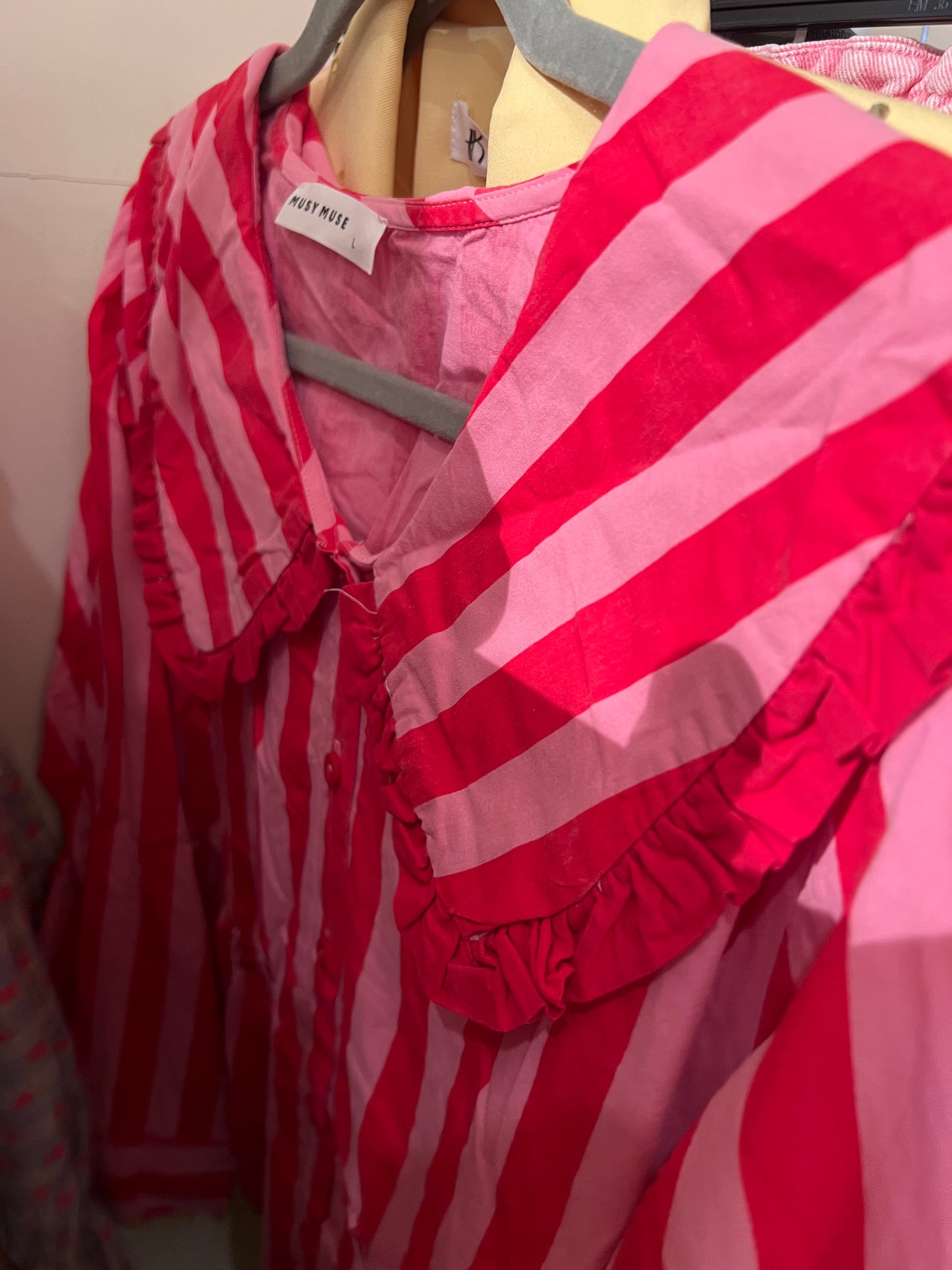 GESTREEPTE BLOUSE